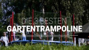 gartentrampolin spielende kinder