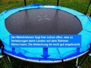 Randabdeckung beim Gartentrampolin Illustration